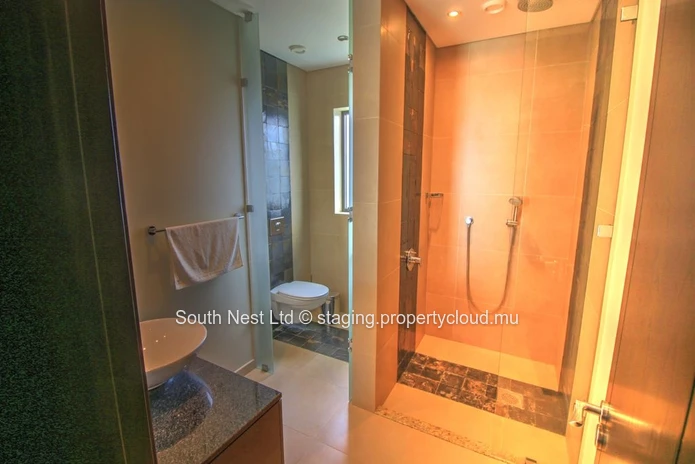 Luxury 3 bedroom apartment in a prestigious estate.