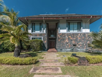5 Bedroom Villa