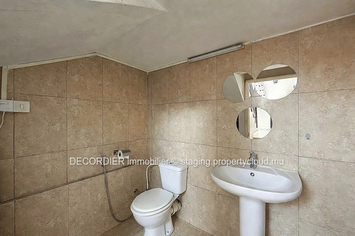 Maison en duplex à louer – Trou aux Biches