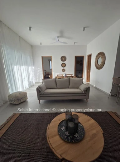 Luxury Penthouse with Pool Access in Péreybère! 2 Beds, Rooftop, Sea Access, Parking, AC. Close to Shops & Hospital.