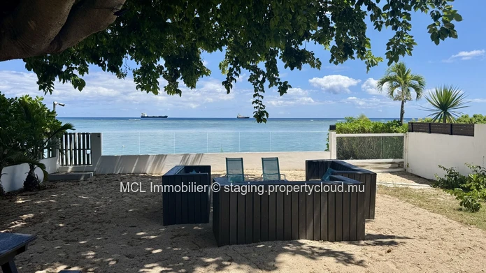 Villa en front de mer à louer .
