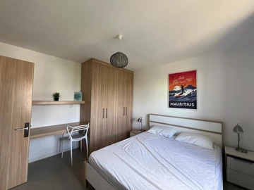 16 Bedroom Building