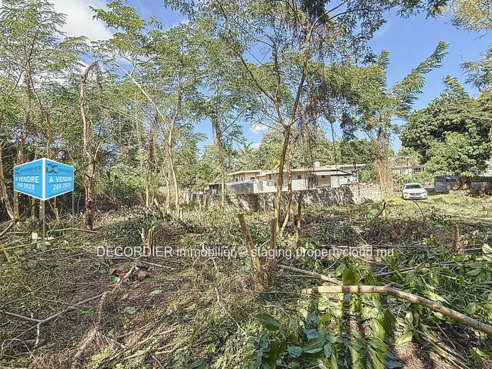 Residential land for sale – Calebasses