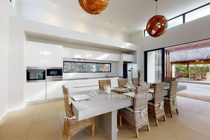 Luxury Villa, Ocean Front, Golf, 4 bedrooms, 4 bathrooms, swimming pool. Accessible at foreigners.