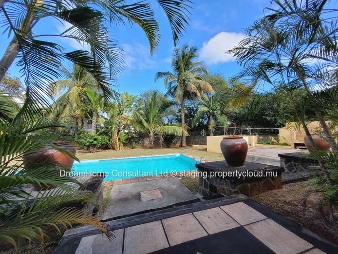Exceptional 5-Bedroom Villa for Sale in Gated Residence – Black River