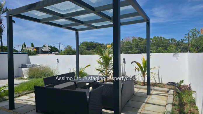 Furnished villa for rent in Grand Gaube of 210m². Rs 90,000. 