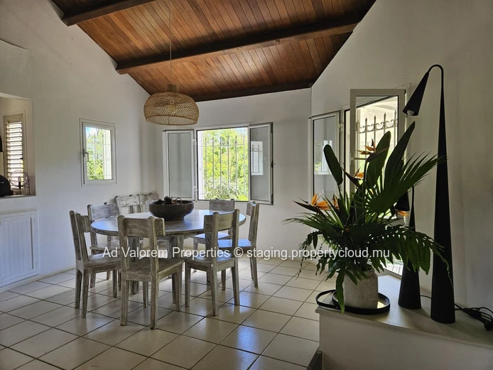 Maison contemporaine en toute propriété - 180 m², 3 chambres, 2 salles de bain | Moka