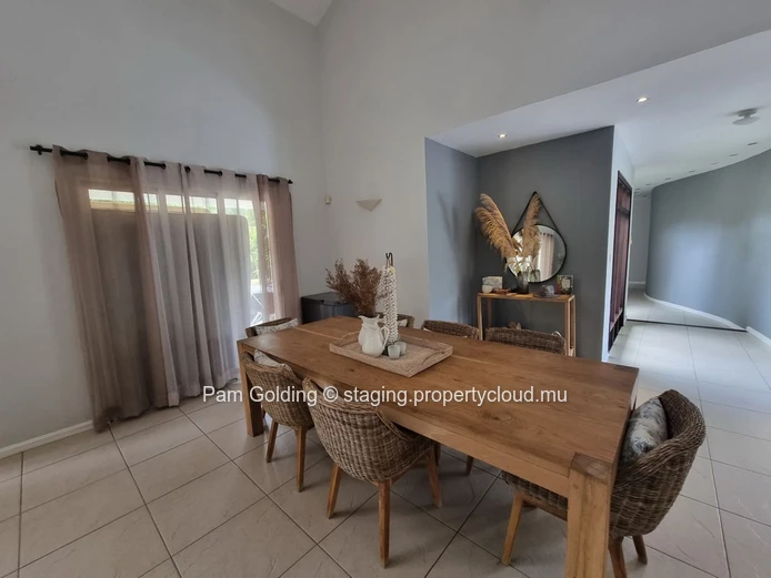  Villa in a Prime Black River Location