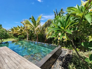 5 Bedroom Villa