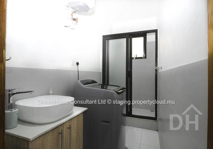 Appartement spacieux de 3 chambres dans un emplacement privilégié - Prêt à emménager!