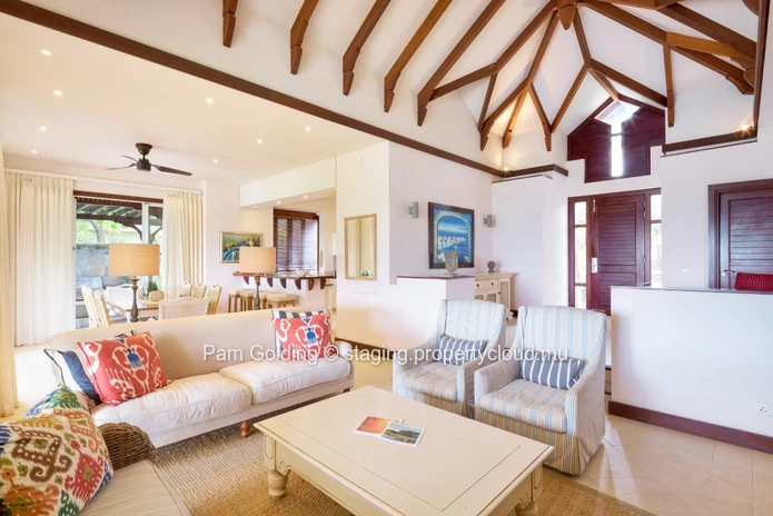 Fantastic light and bright villa ready to move in.
