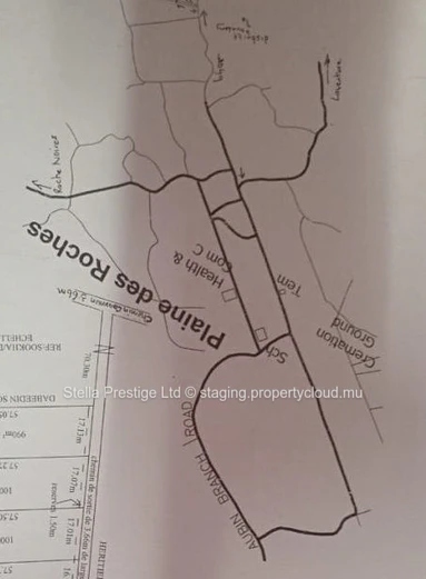 Terrain résidentiel de premier choix à Plaine des Roches, 990m², plat et boisé, vues ouvertes, Rs 2.7M
