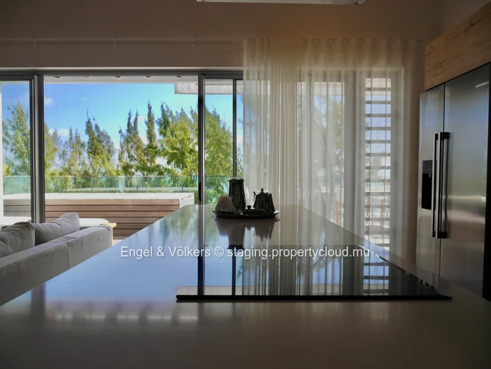 Beachfront Penthouse with Panoramic sea views
