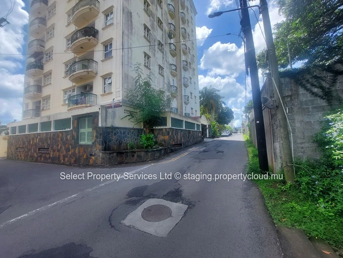Exclusive Listing – Rs - For sale Spacious Apartment in the Heart of Quatre Bornes