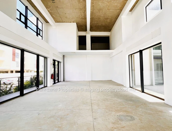 Modern Commercial Unit in the heart of Ebene