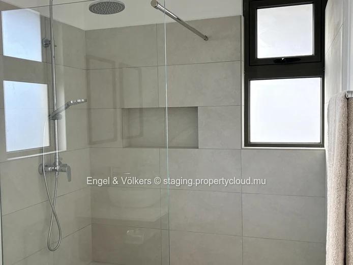 FOR RENT - 4-bedroom villa in Tamarin