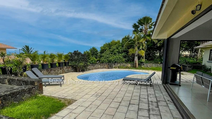 To rent : Welcome to your ideal family sanctuary! This stunning home is nestled within a highly sought-after secured ...