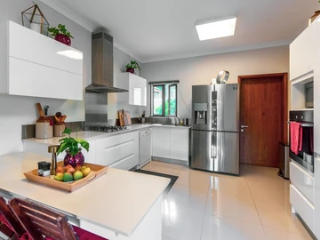 5 Bedroom Villa
