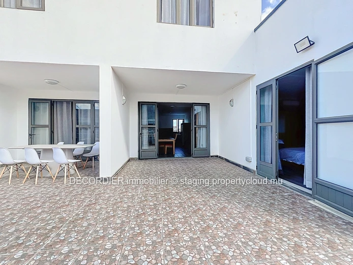 Appartement au 1er étage avec terrasse spacieuse