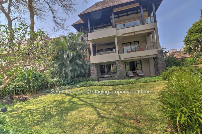 Golf view apartment in a golf and seaside estate