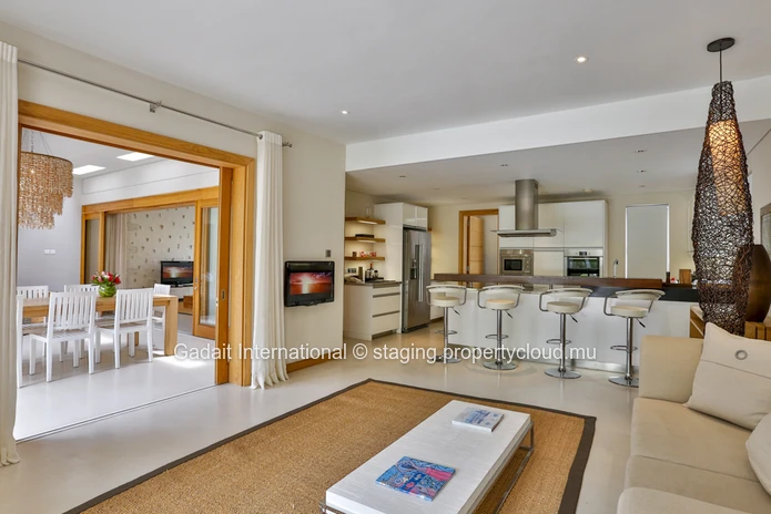 Contemporary villa with pool and tropical garden for sale | Anahita Golf & Spa Resort Beau Champ