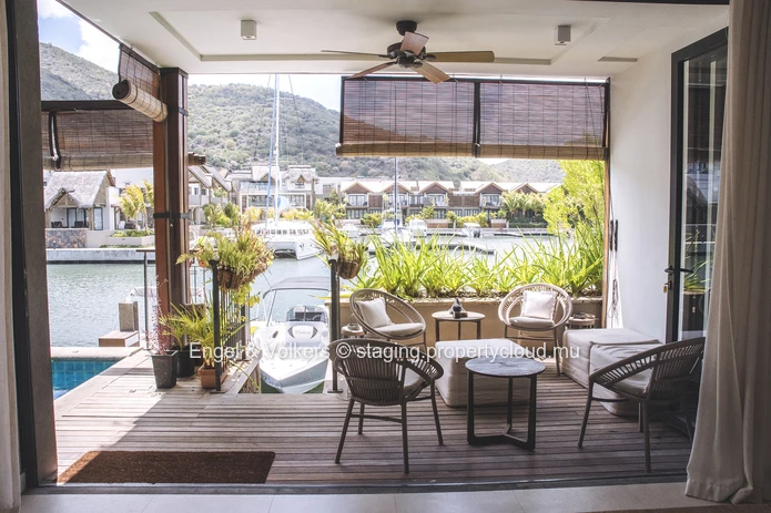 3-Bedroom Marina-Front Duplex with Splash Pool & Mountain views