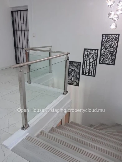 NEW MAURITIAN VILLA, for sale in Calodyne, 210m², 4 bedrooms, private pool, close to the sea, furnished, Rs.
