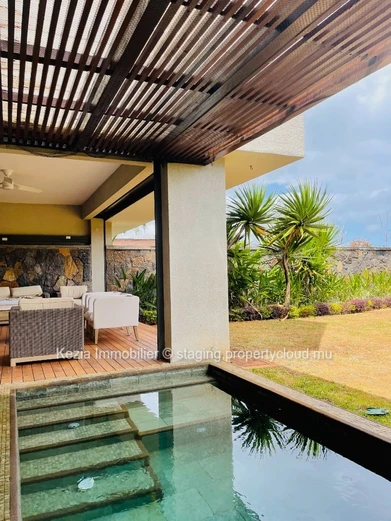Contemporary Apartment With Pool And Private Garden