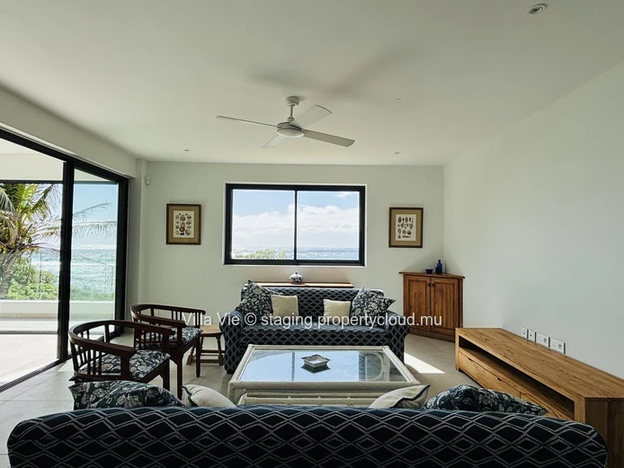 Poste Lafayette - Beautiful 3-bedroom en-suite beachfront apartment