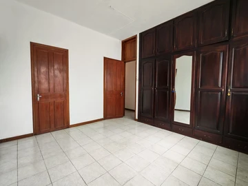 7 Bedroom House
