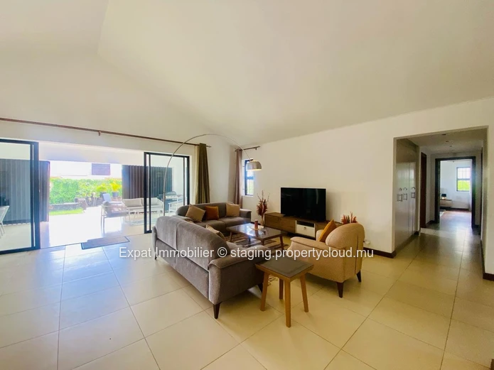 Villa In Secure Residence With Beautiful Views In Harel – Hillside