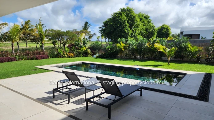 Luxury Golf Villa with Private Pool in Roches Noires! Fully furnished. 