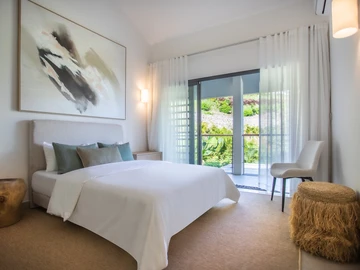 5 Bedroom Villa