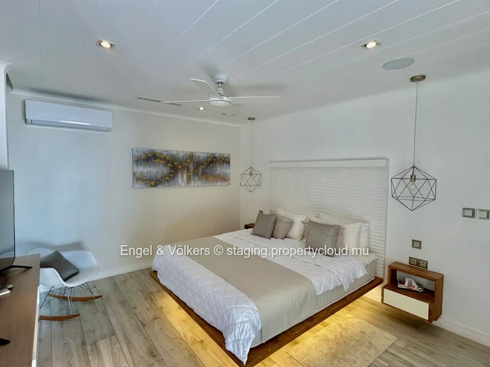 Exceptional Luxury Home for Sale – Secure Residence Near Amenities
