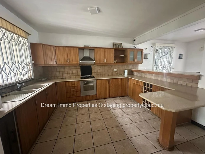 Revente Duplex 3 Ch Meublé Proche Mer A Flic En Flac – Ile Maurice