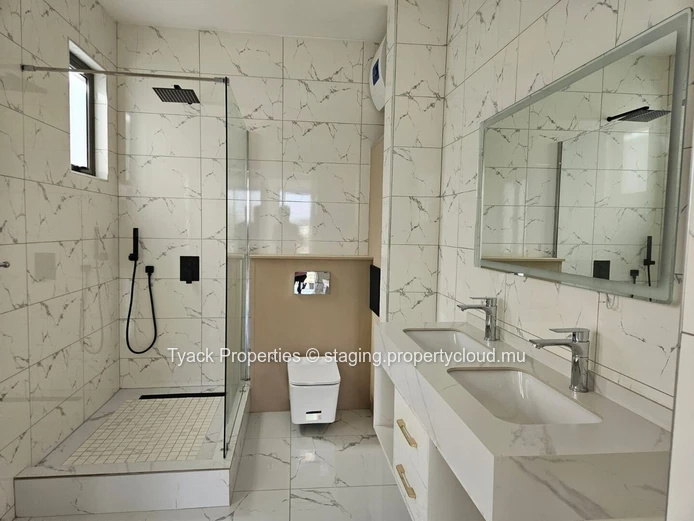 Contemporary Penthouse in Grand Baie – Exclusive R+2 Residence