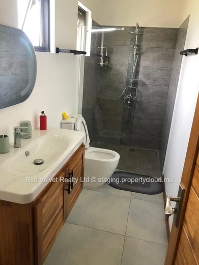  Brand New Luxurious Fully Furnished 3-Bedroom En Suite Apartment - 225 m² - For Sale –  Flic en Flac   
