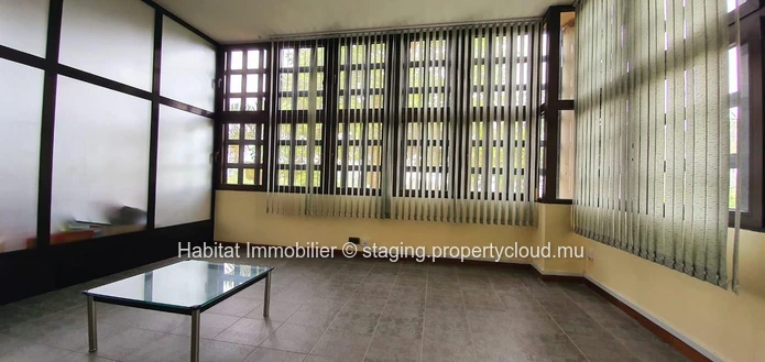 FOR SALE - Big unfurnished house of 1,100 m2 on a land of 1 acre 01 on 3 levels located in a highly residential area ...
