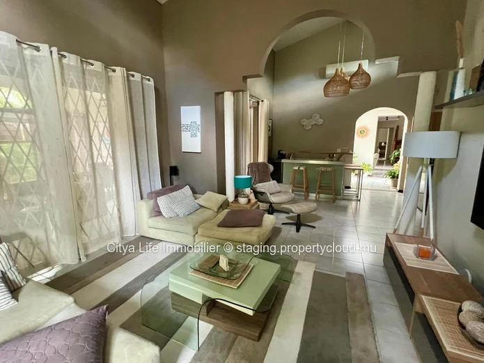 À Vendre : Superbe Maison de 4 Chambres à Tamarin – Rs