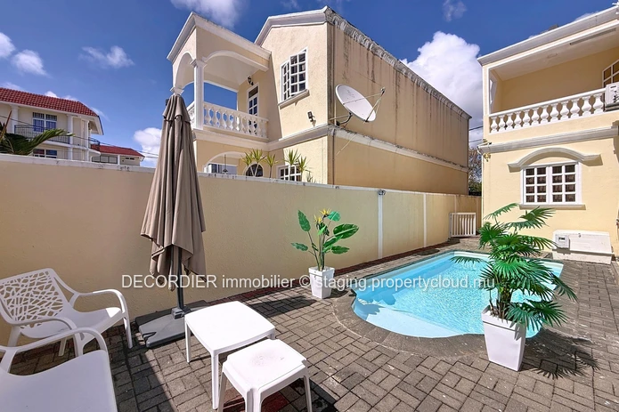 Villa élégante avec piscine et balcon à Pereybère
