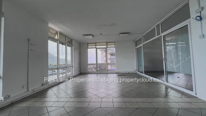 Ideal Office Space in the Heart of a Vibrant District 