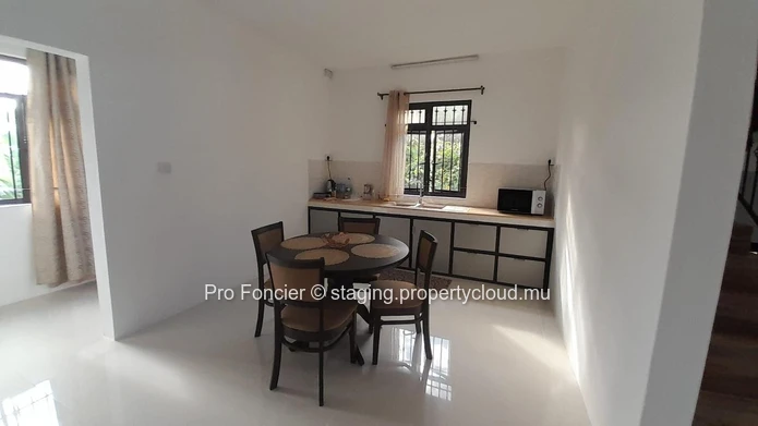 House for rent in Albion - Large, bright house ideal for a large family.