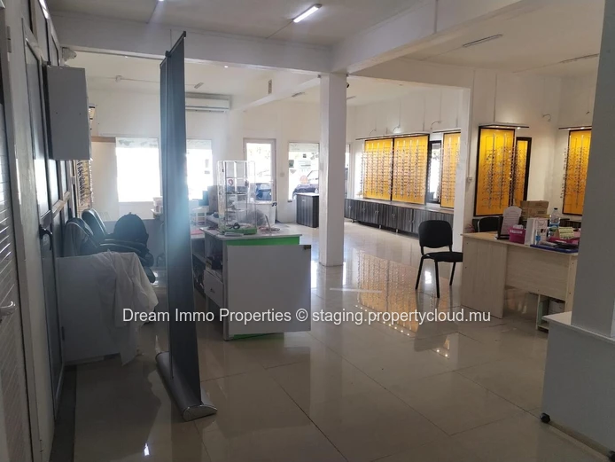 Local Commercial A Vendre Proche Commodites A Phoenix – Ile Maurice