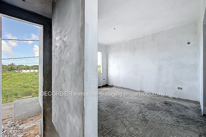 For Sale – Modern House with Swimming Pool