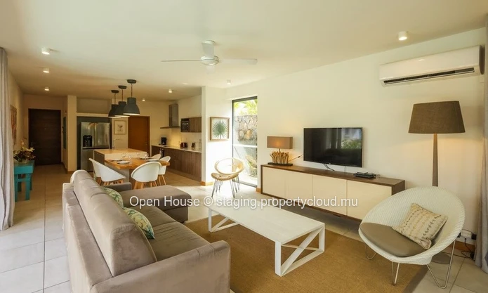 PDS villa for sale in Rivière Noire - Black River, 224m², land of 372m², 3 bedrooms, private pool, Prestige, €.