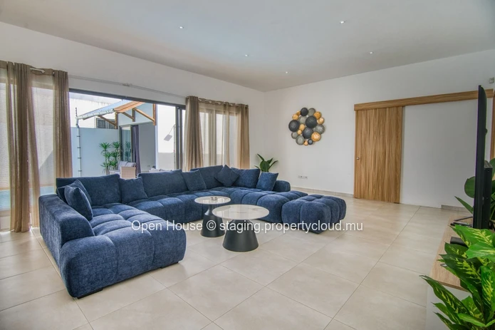 FOR SALE - Local market - fully furnished house - Grand Baie, 160m², land 380m², 5 bedrooms, private pool, parking, g...