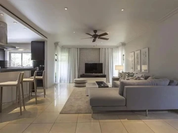 5 Bedroom Villa