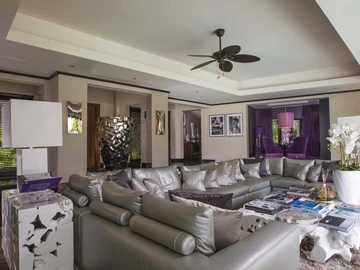5 Bedroom Villa