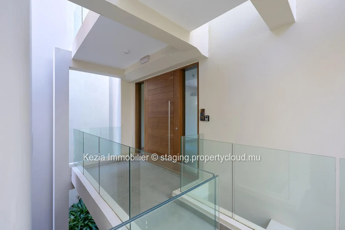 Contemporary Apartment With Rooftop