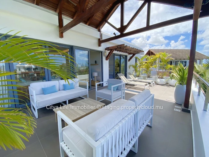 Luxury Penthouse with Pool Access in Mon Choisy, 152m², Furnished, Close to Golf Course & Shops, Secure Parking - 620k €
